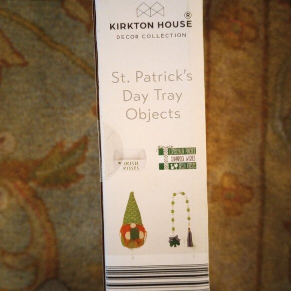 Saint Patrick's Day Tiered Tray Decor Set, New in Box - Picture 5 of 8